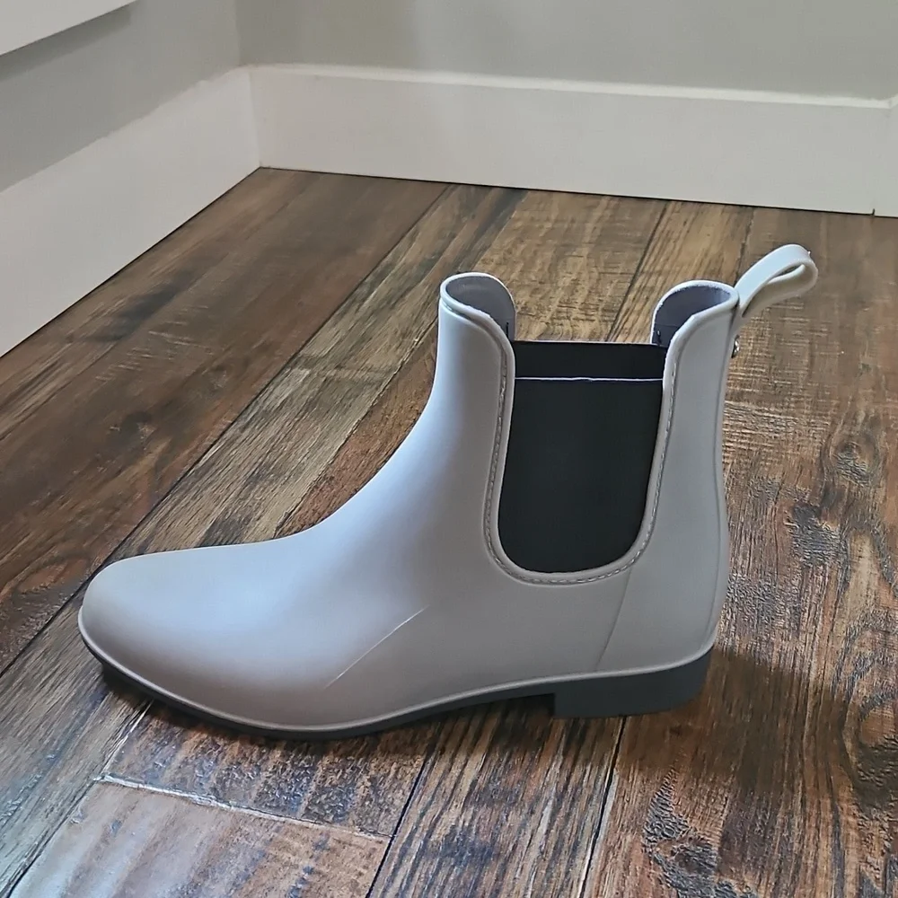 Sam Edleman Women's Gray‎ Waterproof Rain Boots / Ankle Boots. Size 10